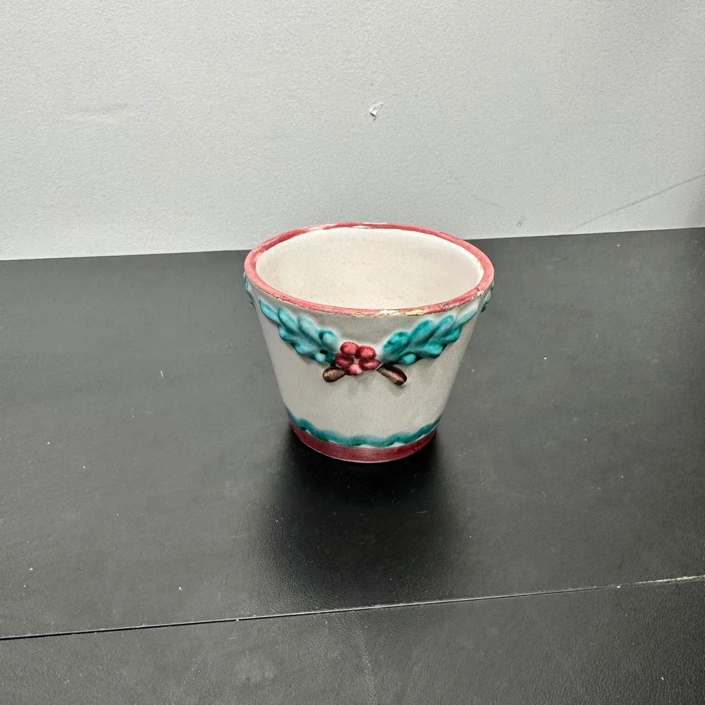 Vintage Italy‎ Ceramic Holly Berry Floral Planter Pot Vase Decor